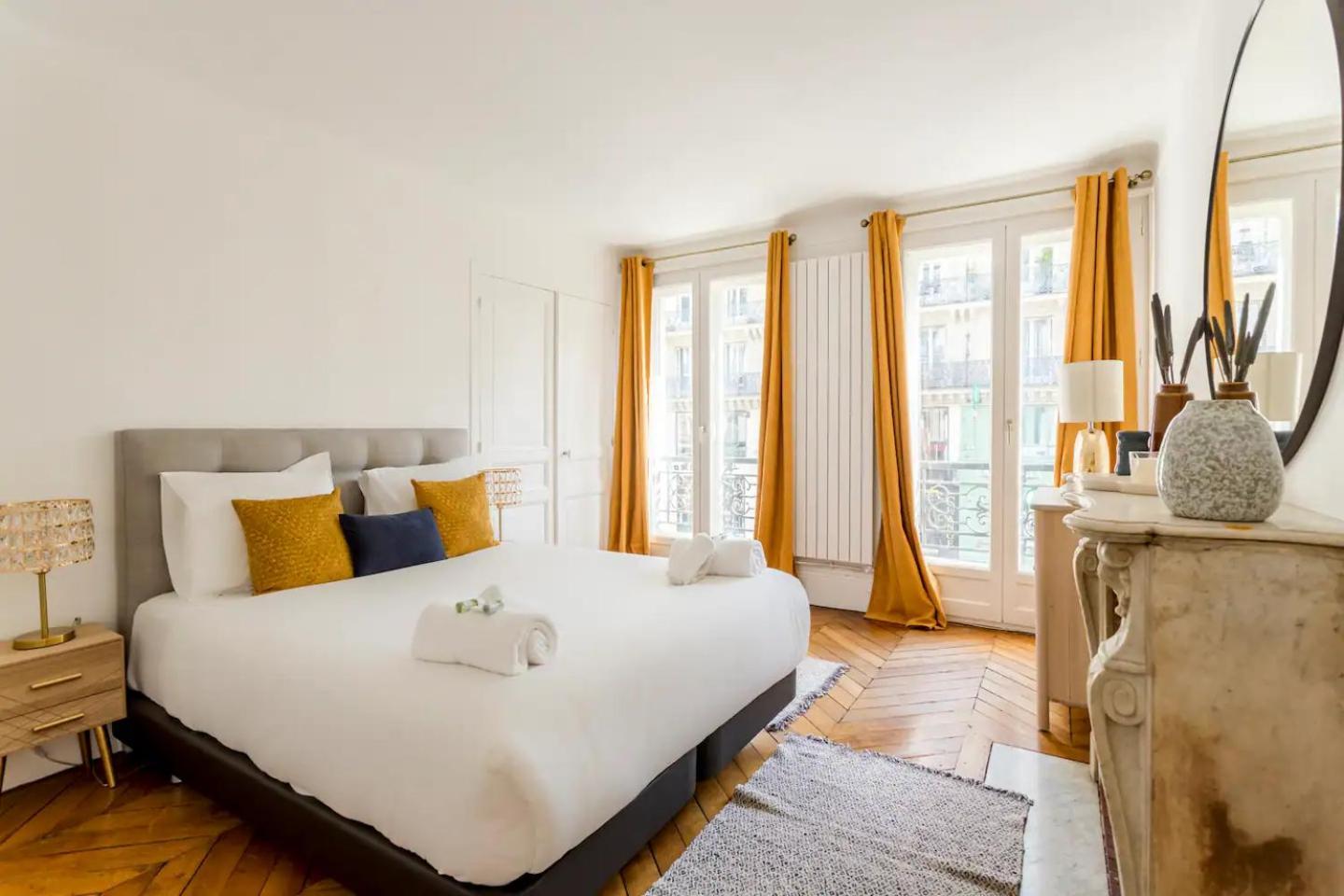 8P - 3Br Le Marais Spacious - Central - Historic Apt Париж Экстерьер фото