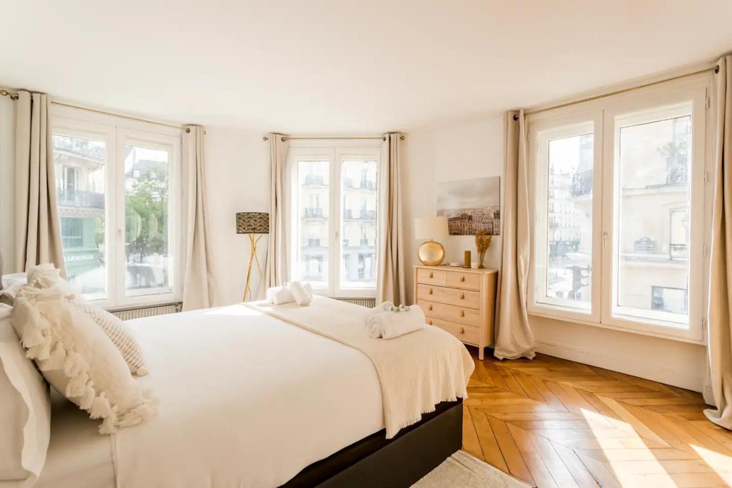 8P - 3Br Le Marais Spacious - Central - Historic Apt Париж Экстерьер фото